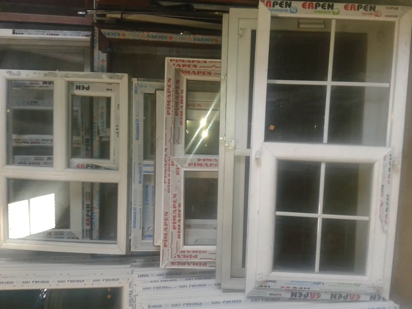 İmalathanede üretilmiş sıfır PVC pencereler